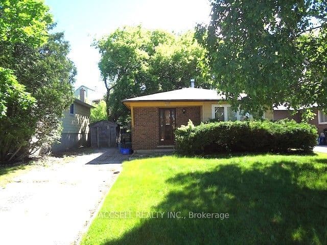 Detached at 28 Harcourt Crescent, Kitchener, ON N2P 1K9