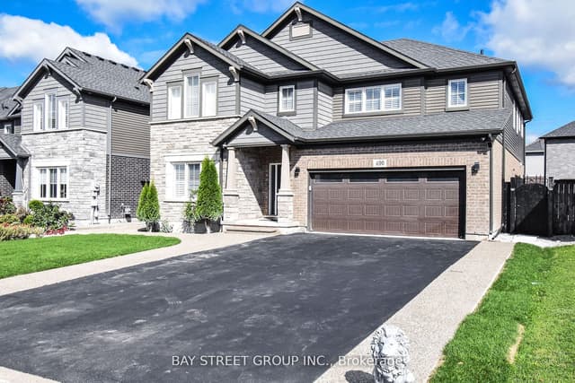Detached at 490 S Silverwood Avenue, Welland, ON L3C 0C6