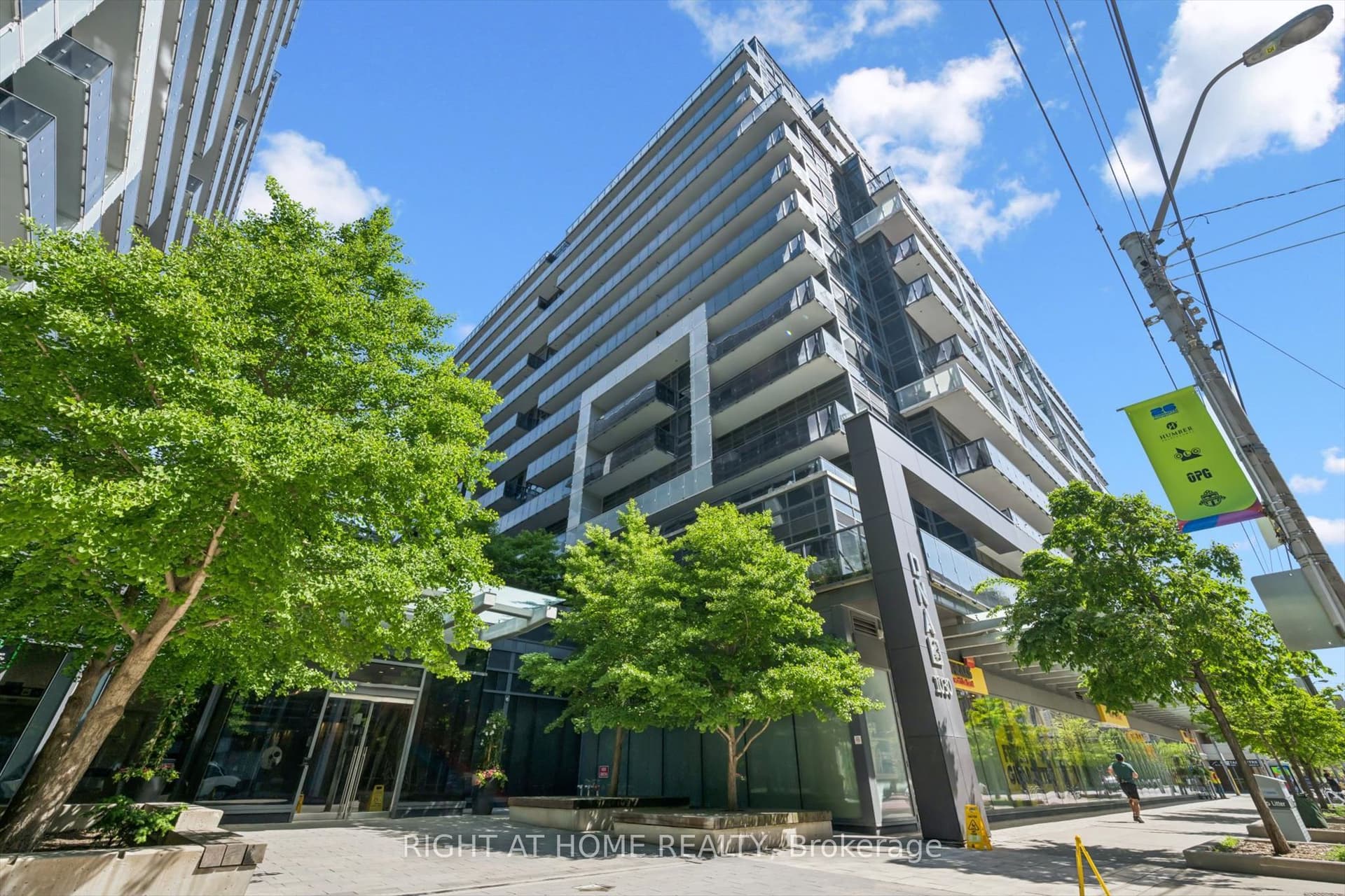 Suite 418 · Floor 4, Unit 418 · 1030 King St W