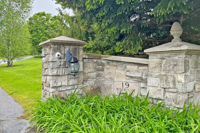 Detached at 19 Wolf Run Court, Whitchurch-Stouffville, ON L4A 2L4