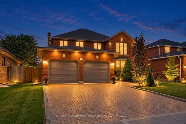 Detached at 42 Fox Run, Brantford, ON N3R 7R7