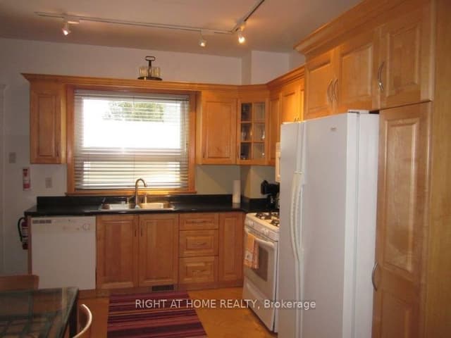 Triplex at 261 Grace Street Main, Toronto, ON M6G 3A7, Toronto C01