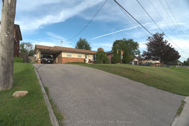 Detached at 89 Thickson Road S, Whitby, ON L1N 2C7