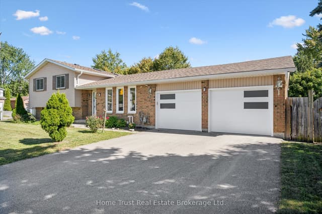 Detached at 256 Stephanie Drive, Guelph, ON N1K 1L3