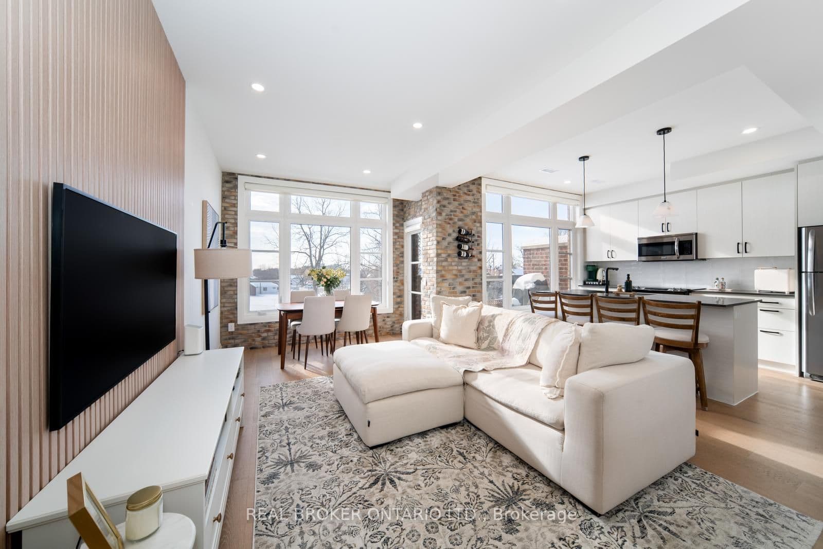 Suite 48, Unit 48 · 8167 Kipling Ave