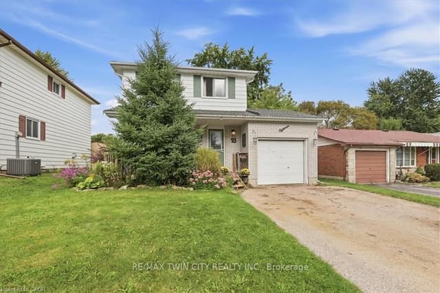 Detached at 18 Forest Glen Court, Kitchener, ON N2N 1E2