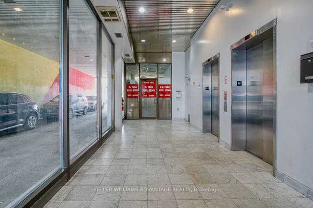 Office at 302 Spadina Avenue 103, Toronto, ON M5T 2E7, Toronto C01