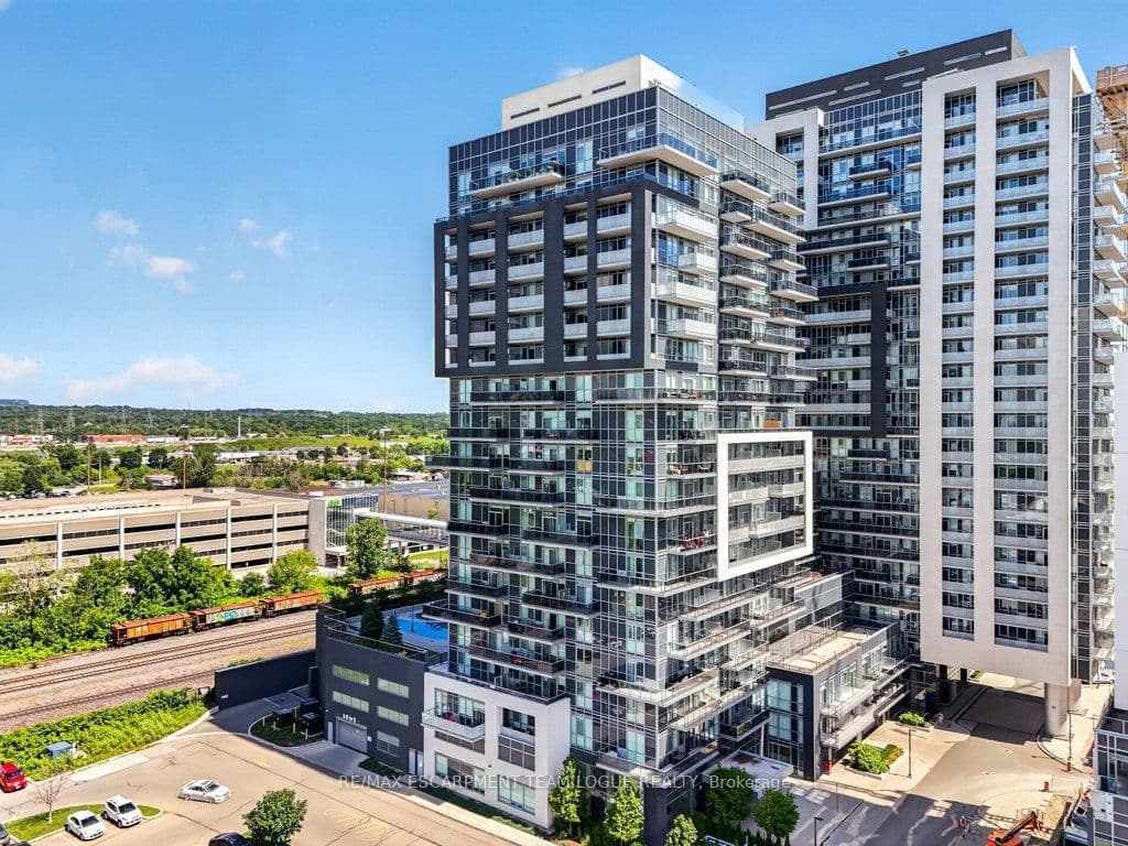 Suite 707 · Floor 7, Unit 707 · 2081 Fairview St