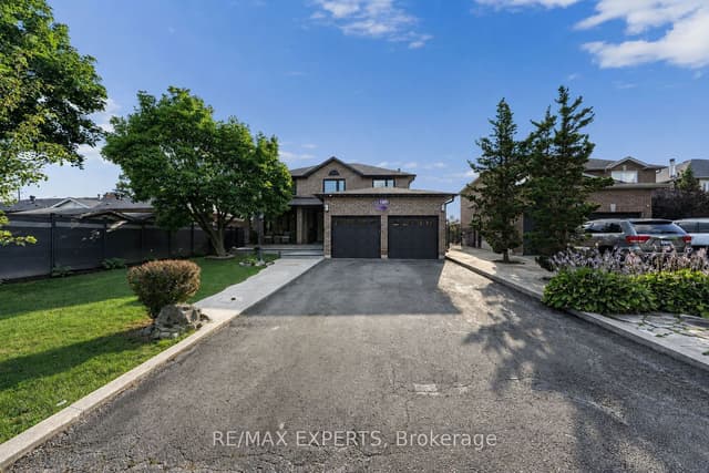 Detached at 212 Bordeaux Drive, Vaughan, ON L4L 8B6