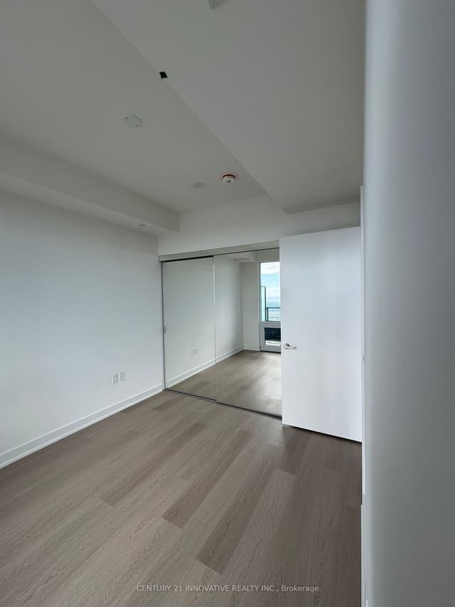 Condo Apartment at 448 Burnhamthorpe Road W 4009, Mississauga, ON L5B 0R4