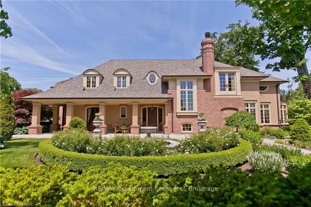 Detached at 1081 Argyle Drive, Oakville, ON L6J 1A9