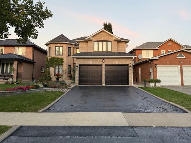 Detached at 19 Mandolin Court, Vaughan, ON L4L 8T9