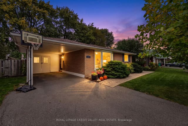 Detached at 27 Castlemore Drive, Brampton, ON L6W 2V9