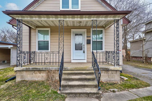 Detached at 5241 Kitchener Street, Niagara Falls, ON L2G 1B4