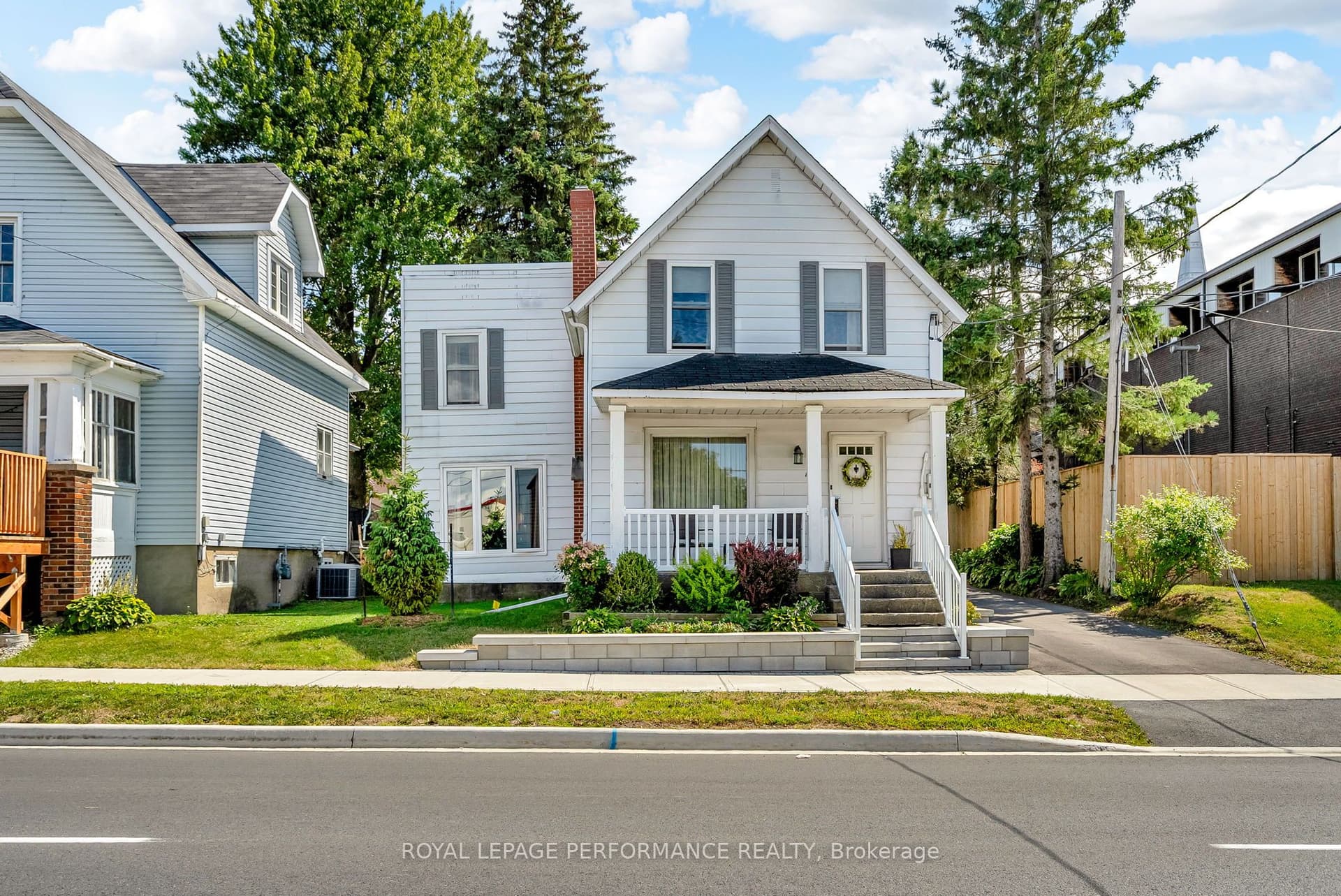 20 Fifth St W