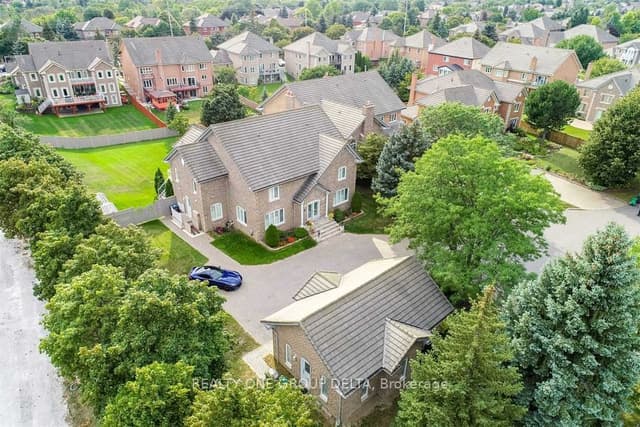 Detached at 1918 Royal Credit Boulevard, Mississauga, ON L5M 4Y1