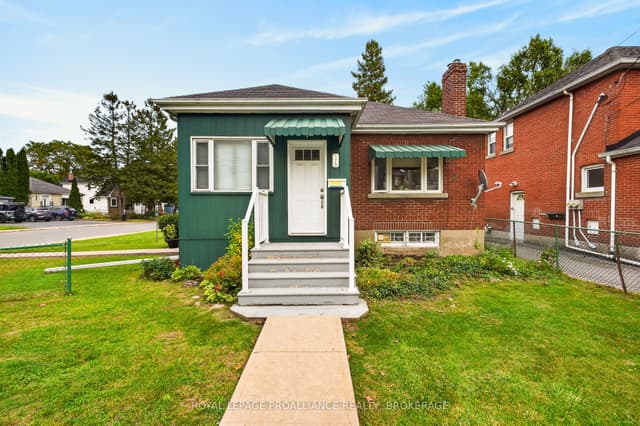 Detached at 175 Regent Street, Kingston, ON K7L 4K2