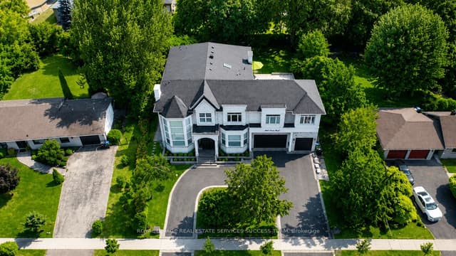 Detached at 2603 Liruma Road, Mississauga, ON L5K 1Y8