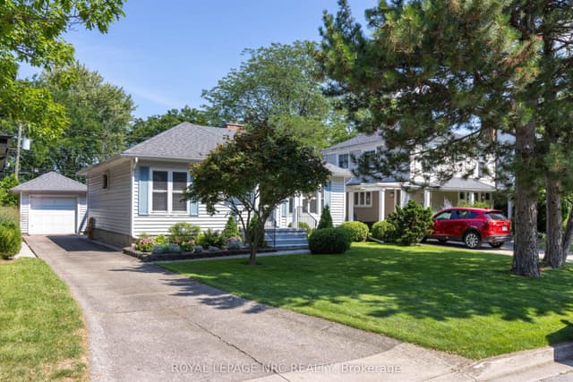 Detached at 61 HIGHLAND Avenue, St. Catharines, ON L2R 4H9