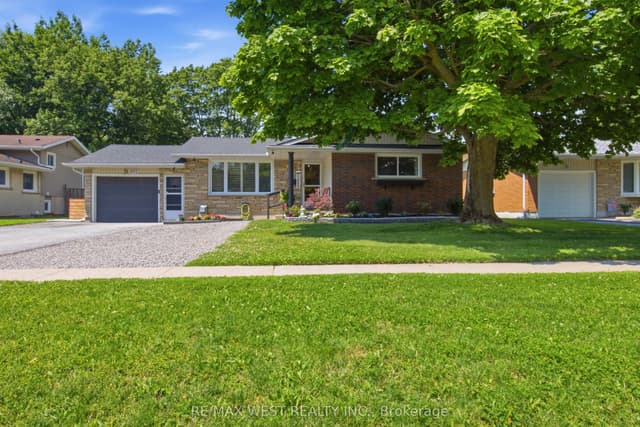 Detached at 453 Leonard Avenue, Welland, ON L3C 3A2