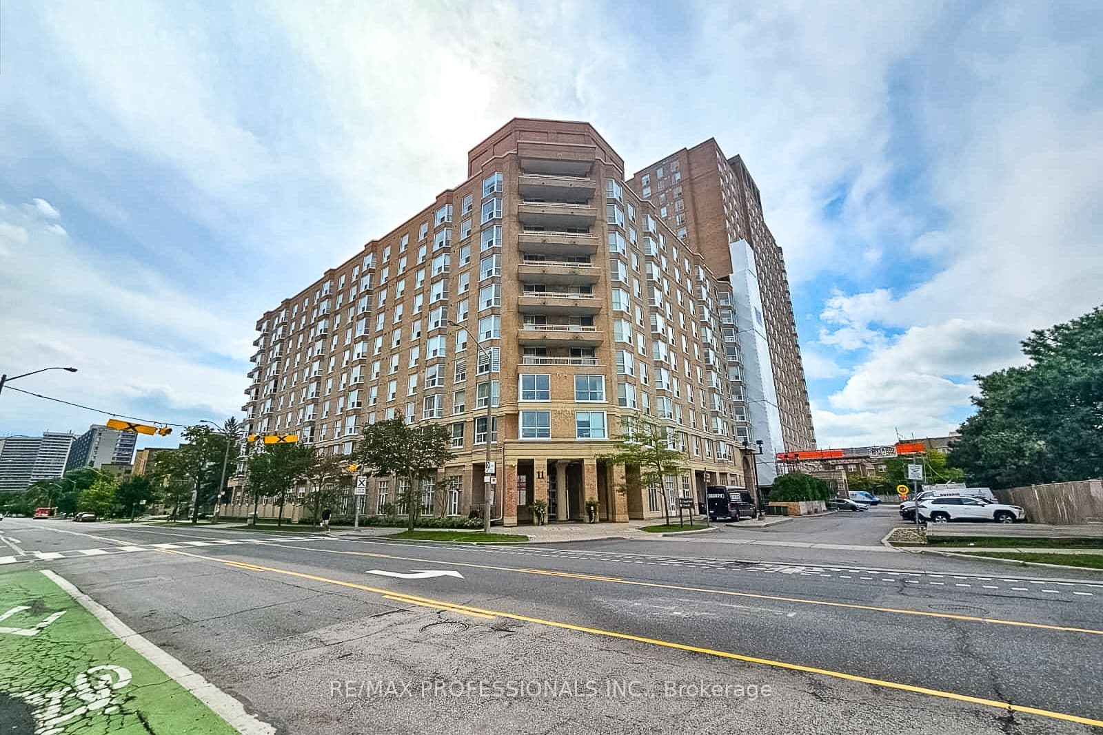11 Thorncliffe Pk Drive in M4H