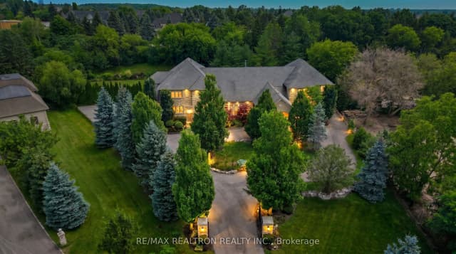 Detached at 11 Saul Court, Vaughan, ON L6A 3X7