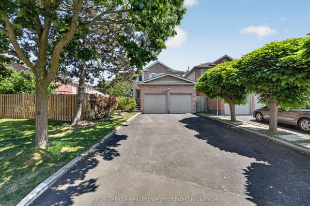 Detached at 3346 Chartrand Crescent, Mississauga, ON L5L 4C5