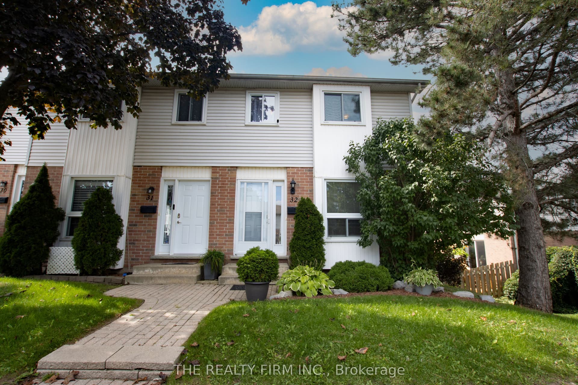 Suite 32, Unit 32 · 110 Deveron Cres