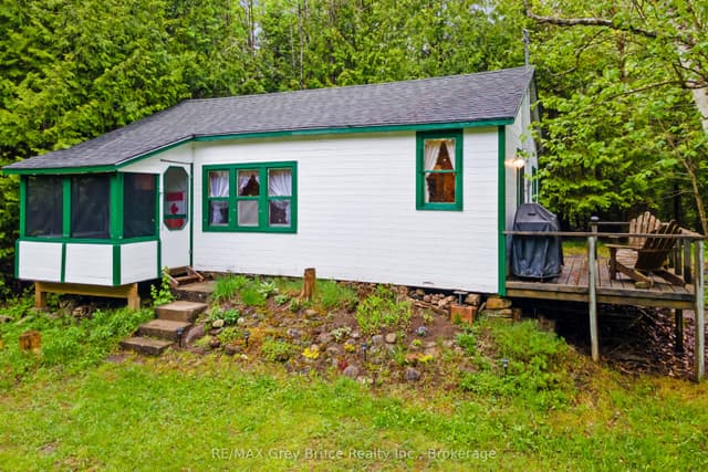 Detached at 6726 Highway 6, Northern Bruce Peninsula, ON N0H 2R0