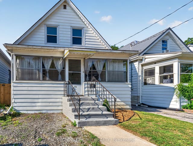 Detached at 72 Maple Street, St. Thomas, ON N5R 1Z1