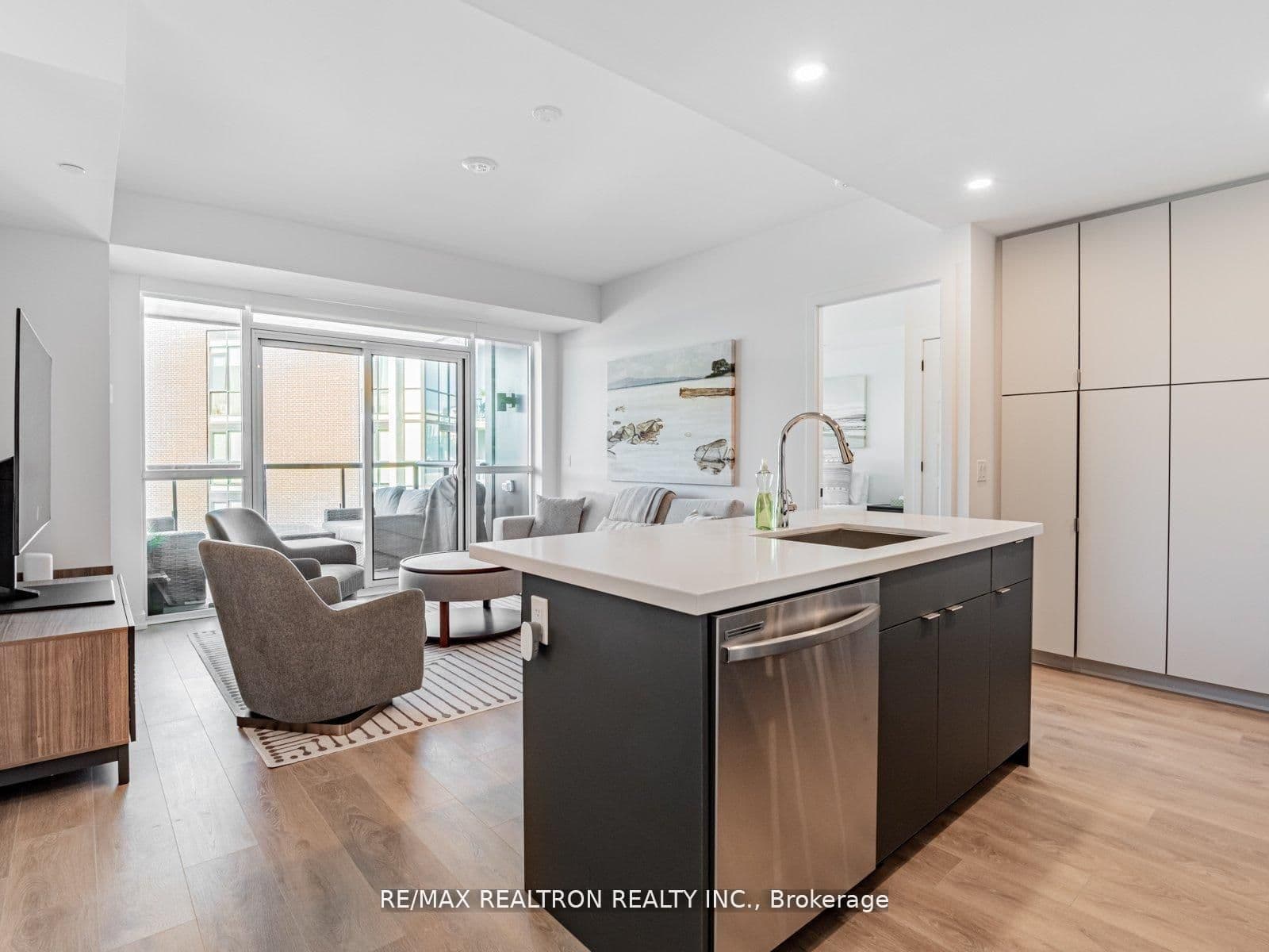 Suite 354 · Floor 3, Unit 354 · 415 Sea Ray Ave