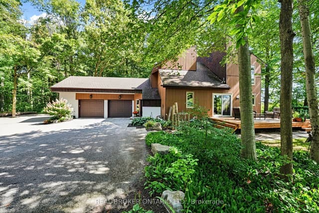 Detached at 18061 Highway 48, East Gwillimbury, ON L0G 1E0