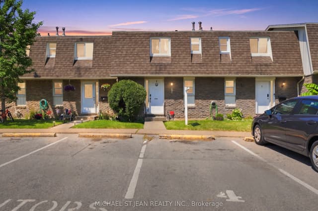 Condo Townhouse at 131 Rockwood Avenue 4, St. Catharines, ON L2P 3K4