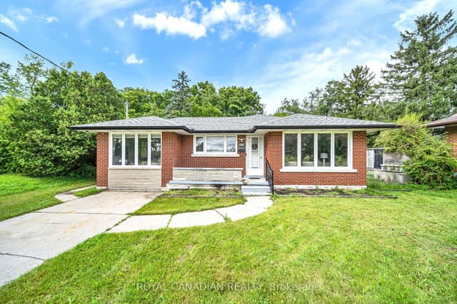 Detached at 284 Cedar Crescent, Cambridge, ON N1S 1X1