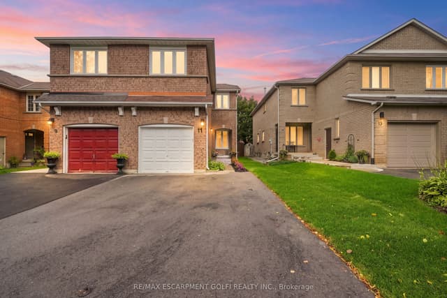 Semi-Detached at 11 Wakefield Lane, Hamilton, ON L8B 0M2