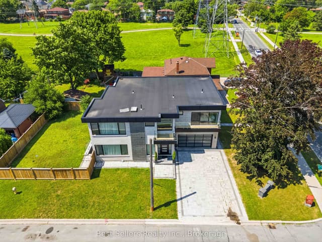 Detached at 52 Grantbrook Street N, Toronto, ON M2R 2E9, Toronto C07