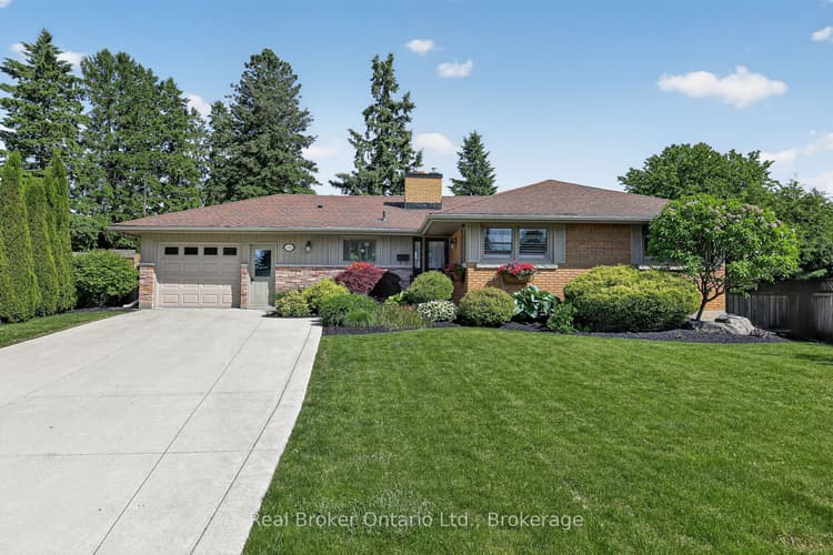 101 Lyndale Crescent