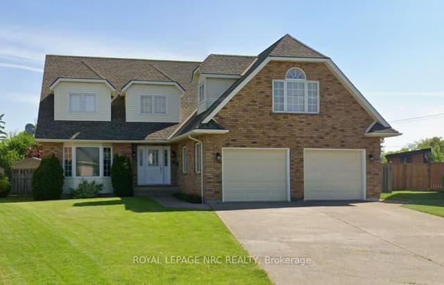 Detached at 21 Elmvale Crescent, Port Colborne, ON L3K 5Z9