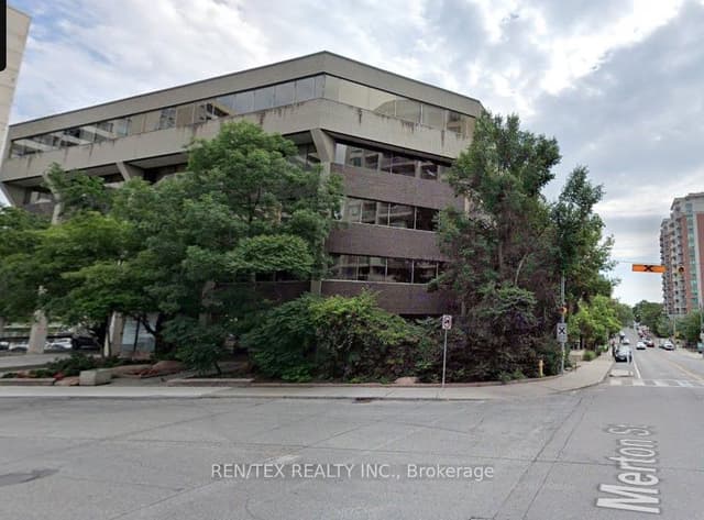Office at 250 Merton Street 404, Toronto, ON M4S 1A6, Toronto C10