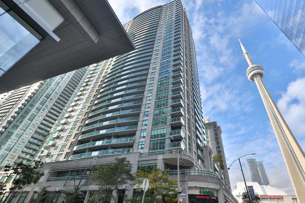 Suite 708 · Floor 7, Unit 708 · 30 Grand Trunk Cres