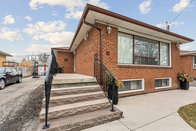 Detached at 34 Cumberland Drive, Brampton, ON L6V 1W6