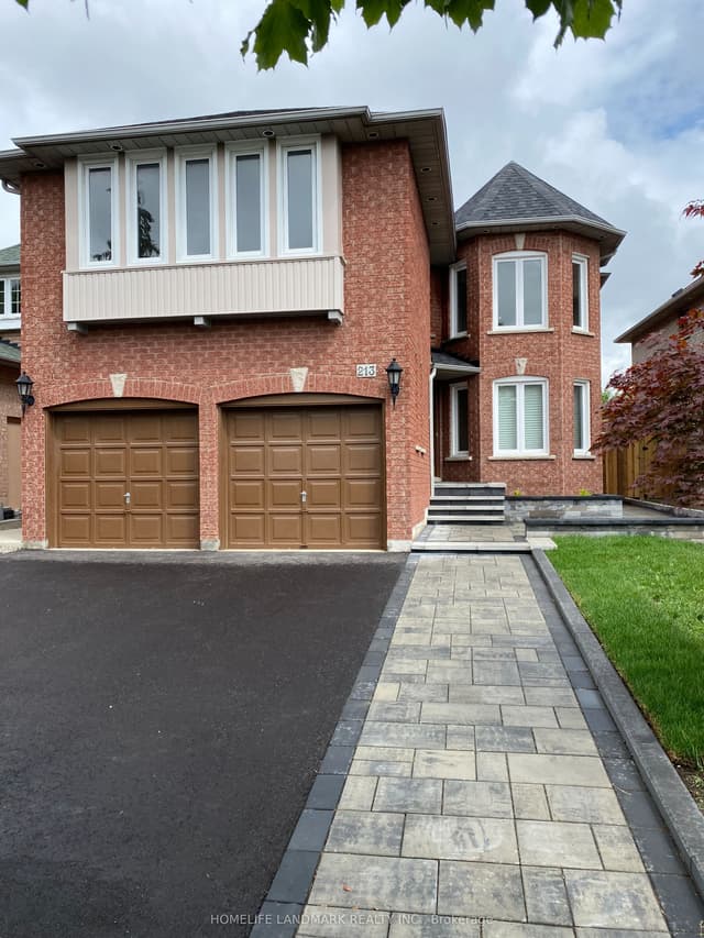 Detached at 213 Barondale Drive, Mississauga, ON L4Z 3N7