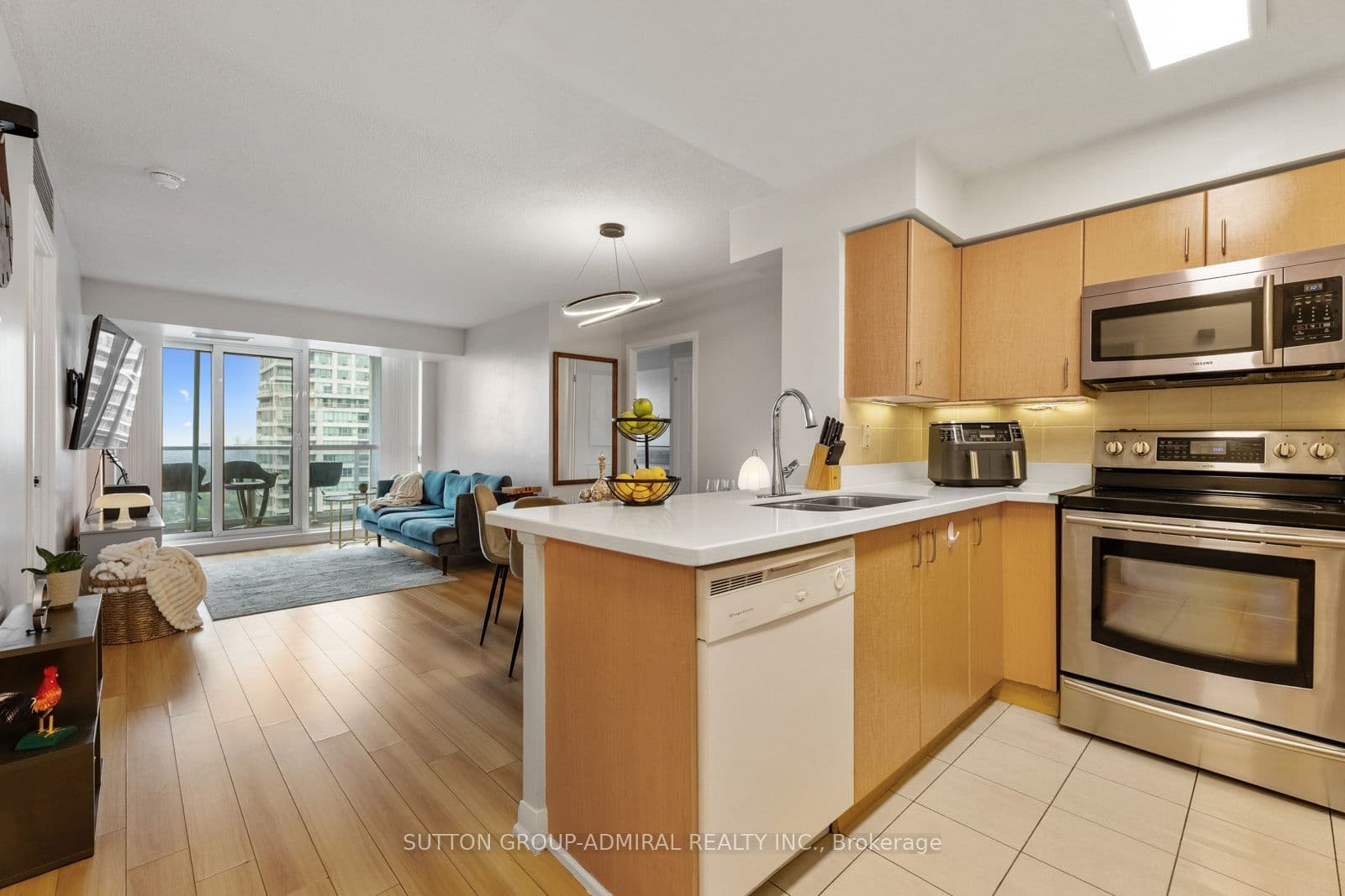 Suite 3505 · Floor 35, Unit 3505 · 4968 Yonge St