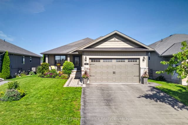Detached at 16 Butternut Court, Belleville, ON K8P 0C5