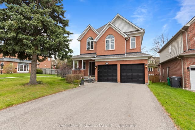 Detached at 964 Queen Street W, Mississauga, ON L5H 4J7