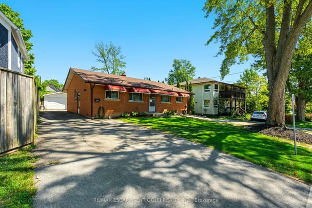 Detached at 34 Shotwell Street, Welland, ON L3C 1N8