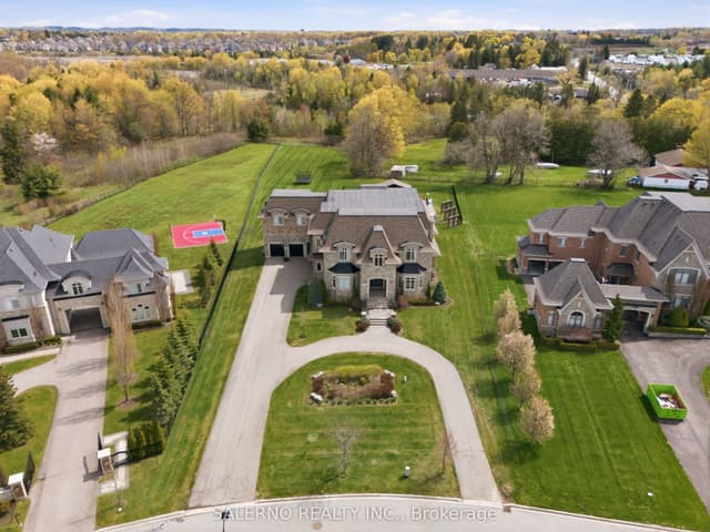 Detached at 21 Stallions Court, Vaughan, ON L6A 4V5