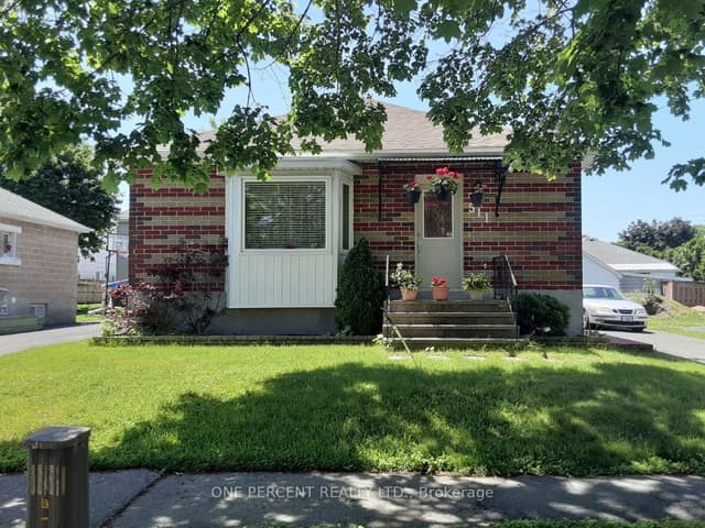 Detached at 511 St Felix Street, Cornwall, ON K6H 5B2