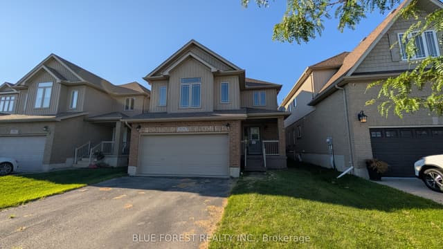 Detached at 904 Frontenac Crescent, Woodstock, ON N4V 0A8