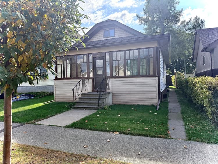 372 Mary Street